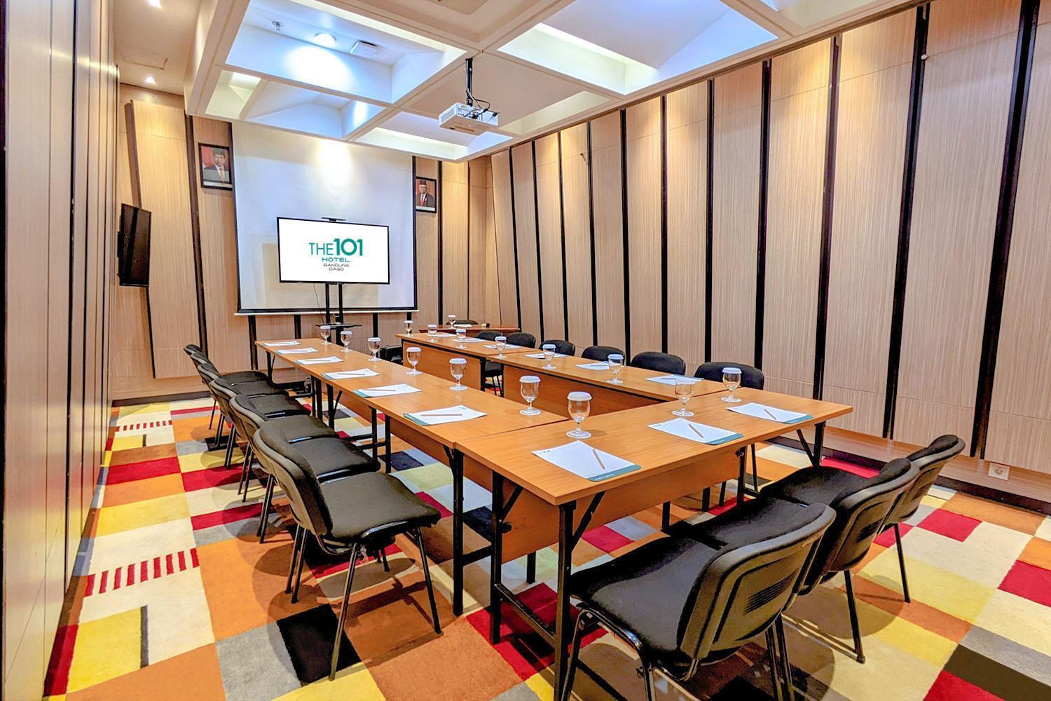 万隆达戈1O1酒店 外观 照片