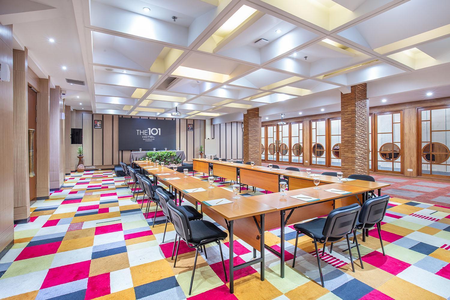 万隆达戈1O1酒店 外观 照片